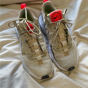 Women’s Nike crater impact